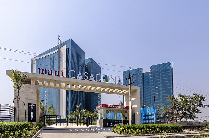 Mani Casadona Business Complex